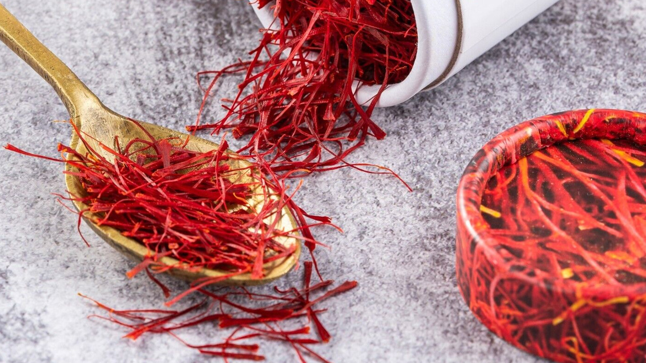 Açafrão.